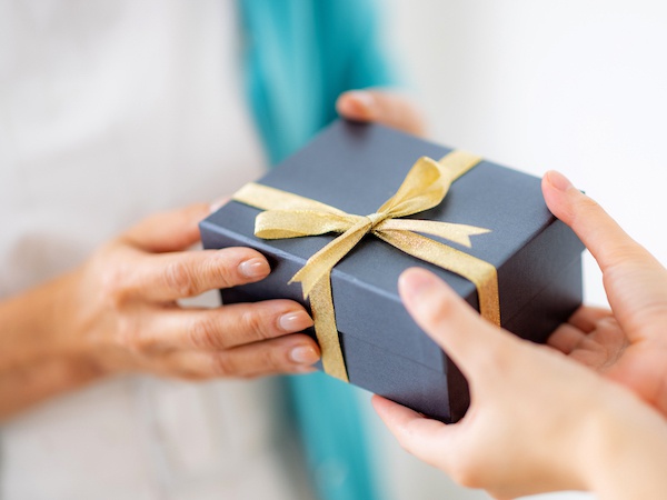 自分も欲しくなっちゃう！60代以上の女性におすすめの実用的アイテム5選