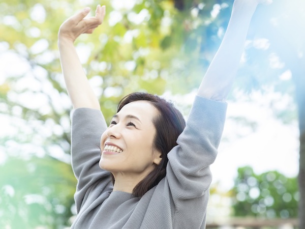 50代からの「股関節ストレッチ」で日々の動きがスムーズになる理由