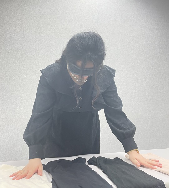 決め手は「指に吸い付く天然素材感」！他とは違うなめらかな肌触り