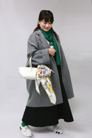 一瞬で垢抜ける！　スカーフの巻き方＆横長バッグの使い方実例