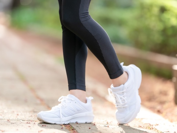 痛みをやわらげて股関節周辺の筋肉と腱を守るサポートケア