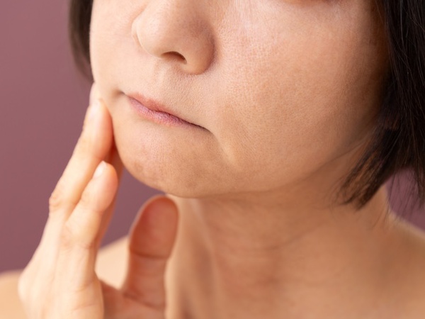 50代の乾燥肌に赤みが出やすいのはなぜ？