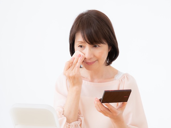 50代が若々しく見えるファンデーションの使い方のコツ