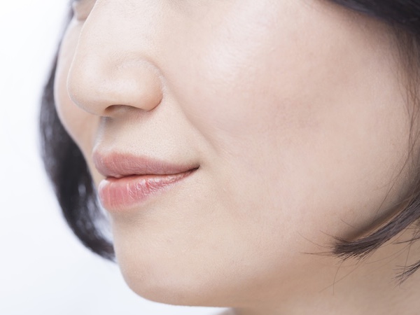 カバー力の高いファンデーションはどう選ぶ?50代が注意すべきポイント