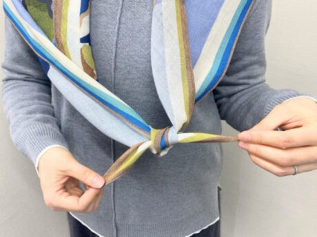 ほどける心配なし！一日中、身軽をキープできる「スヌード風」