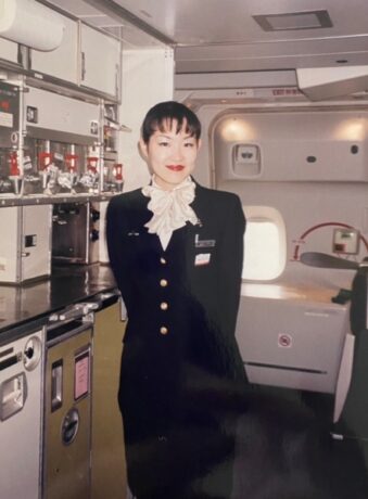 元CAで、現在は店舗スタッフ。長年の立ち仕事で、ひざ腰に爆弾……。