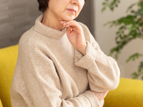 股関節が硬くなる原因とは？