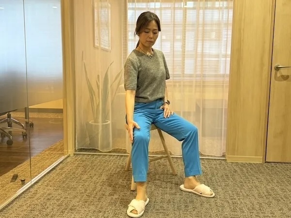 オフィスでデスクワークの合間にできるエクササイズ：その1