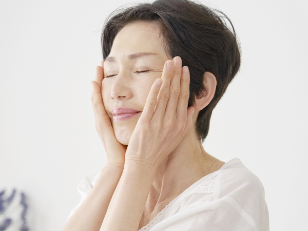 50代からの乳液の塗り方｜うるおいをしっかり守るコツ