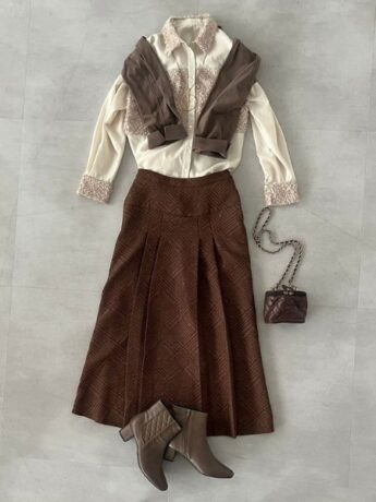 【同系色コンビ】ブラウン×ベージュのワントーンで旬の洗練スタイル