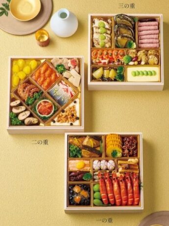 毎年買っている我が家ですが、実はカタログを見る時間がすごく好きなんです。 だいたい買うものは決まっているのですが、「今年はどんなものが入っているのかな？」とページをめくるだけでワクワクします。試食会でも新しいメニューをいただきましたが、本当にどれも美味しくて甲乙つけがたいほどでした。 中でもやっぱり、大きくてプリプリしたエビチリは印象的でしたね。 今年もカタログを見ながら「どんな美味しさに出合えるのかな」と楽しみにしています。 ハルメクのおせち2027は、10月4日（日）19時までのお申し込みで送料当社負担・一番おトク 