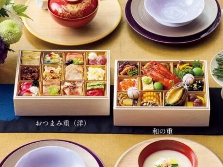 また、「ワインが好きだから、今年は『奏』を注文しようと思いました」と白川さん。「実際に実物を拝見して、色とりどりの料理が『ちょこちょこ』と入っていて、これが私たちには合うなと思いました」と、ご自身の好みに合わせて選べる楽しみも実感されていました。