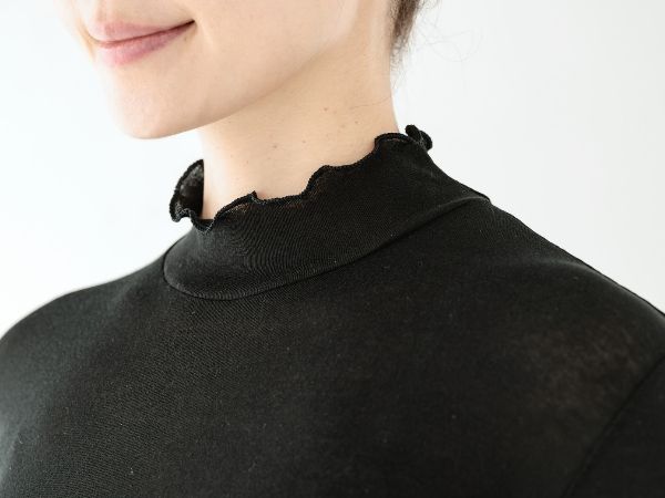 苦しくないのにきれいに沿う。「のどぼとけの下」という絶妙な高さの秘密 