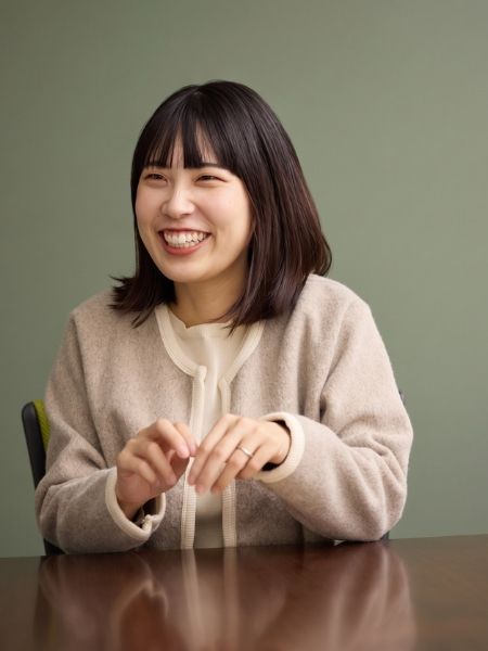 襟ぐりが伸びにくい理由は縫製に。生産工場で1枚ずつ手調整 