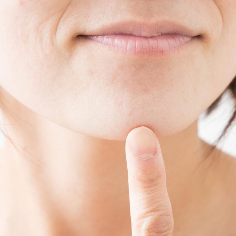 私は乾燥肌？脂性肌？見分け方と肌質別ファンデーションの選び方