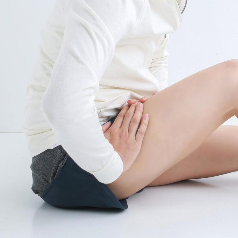 股関節のつまりとは？原因・簡単ストレッチを紹介
